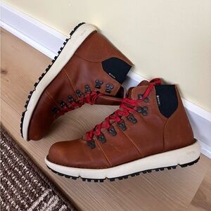 NWOT Women’s Danner “Vertigo 917 in Cathay Spice” Brown Leather Boots